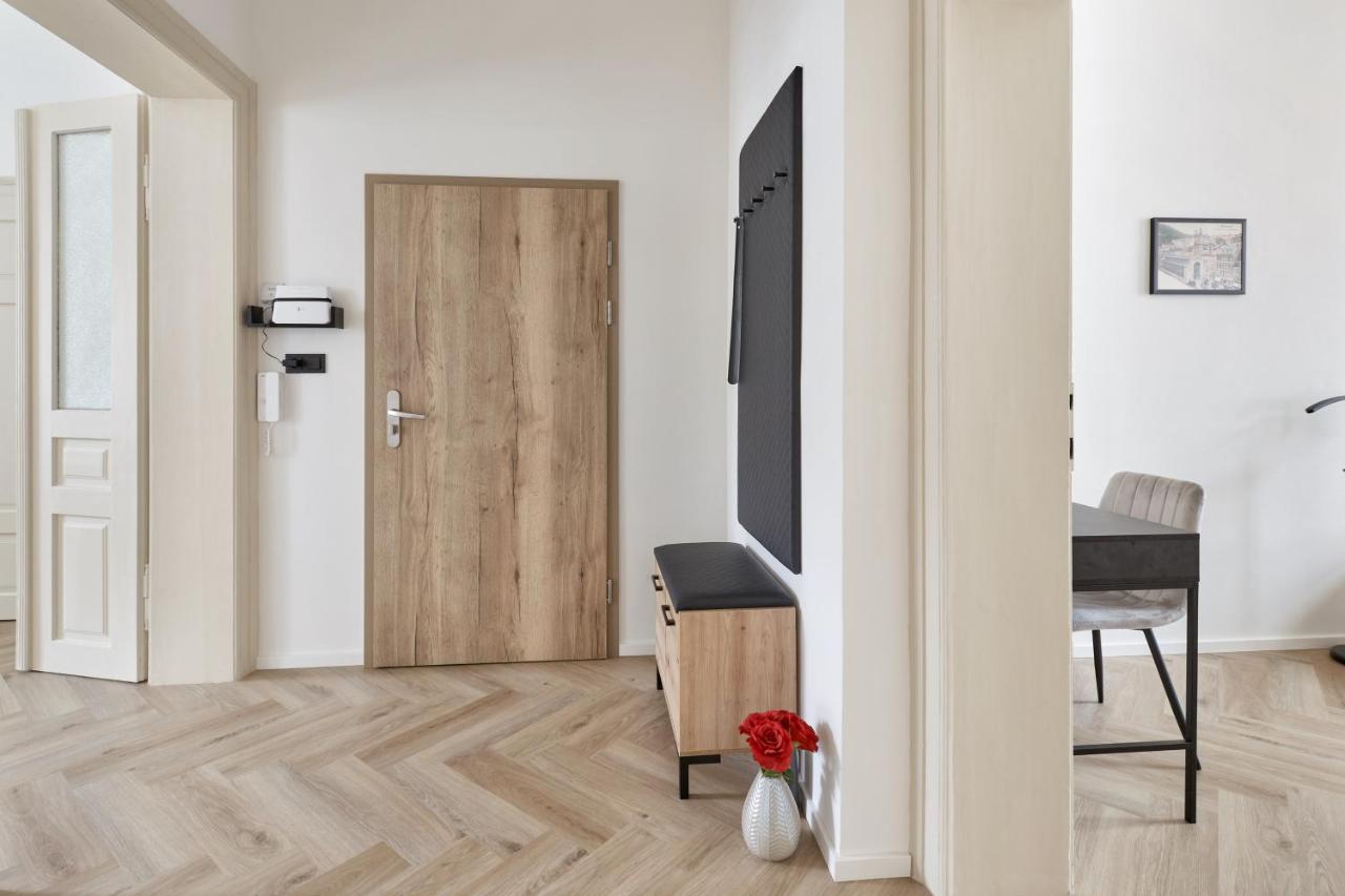 Apartment Nicol Karlovy Vary Exterior photo